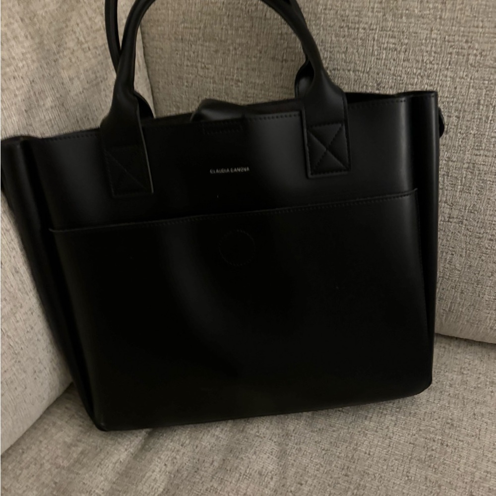 Claudia Canova Single Pocket Tote Bag
in Black